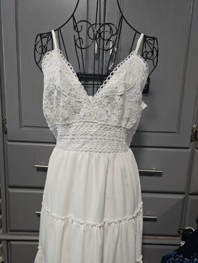 White Lace Bodice Tiered Maxi Dress